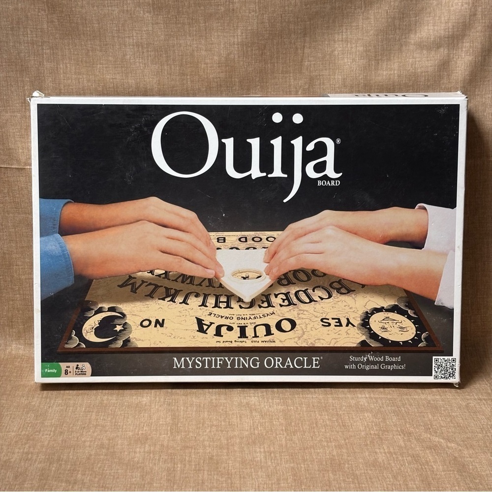 OUIJA Board Mystifying
Oracle Wood Board HASBRO